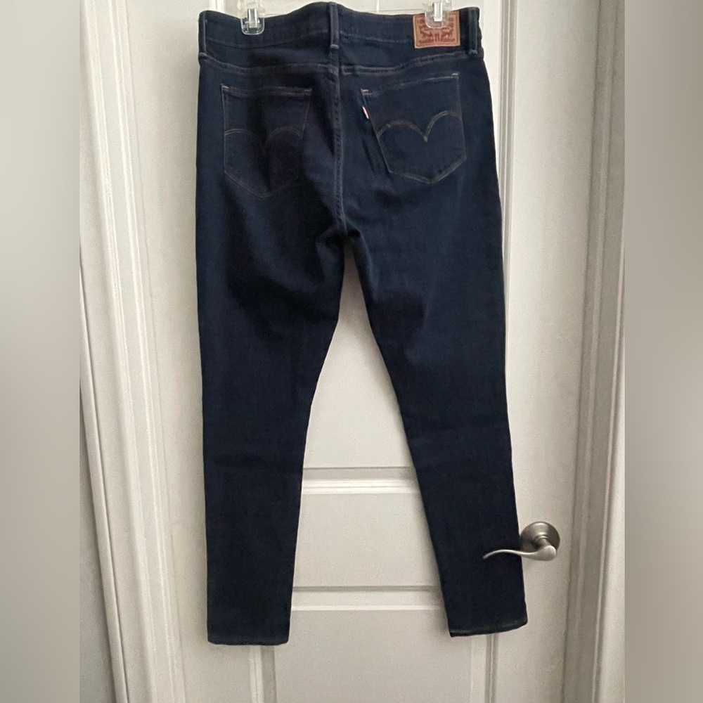 Levi’s - Picture 3 of 5